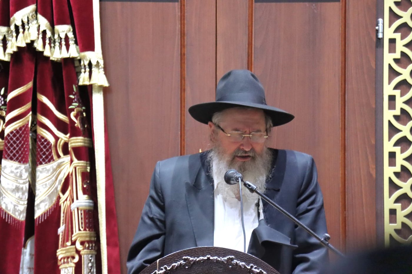 מסע הלוויית הגאון רבי נחמן פלונצ'ק זצ"ל