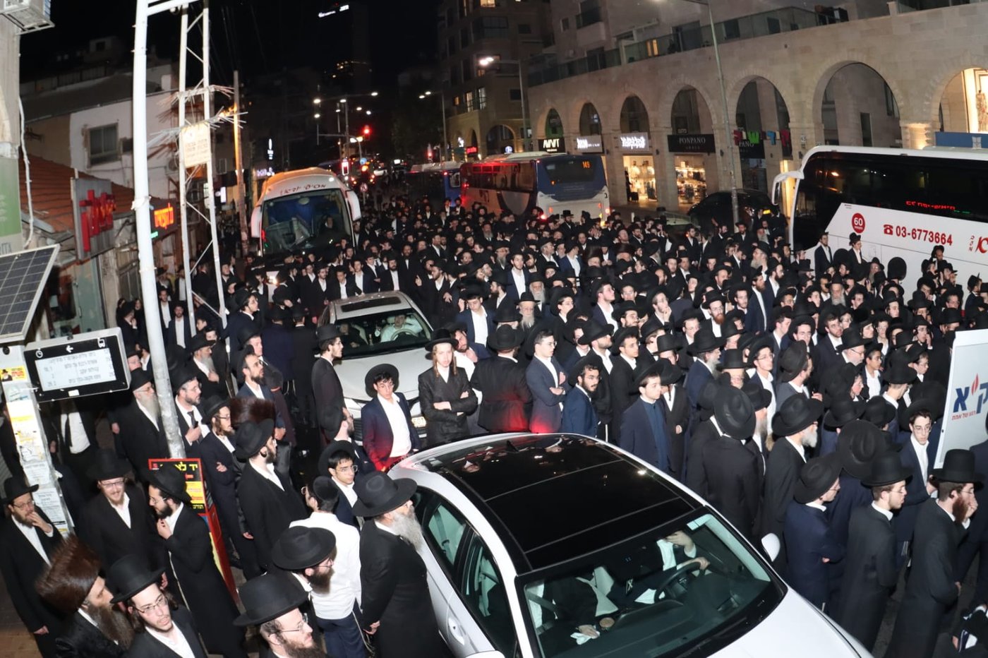 מסע הלוויית הגאון רבי נחמן פלונצ'ק זצ"ל
