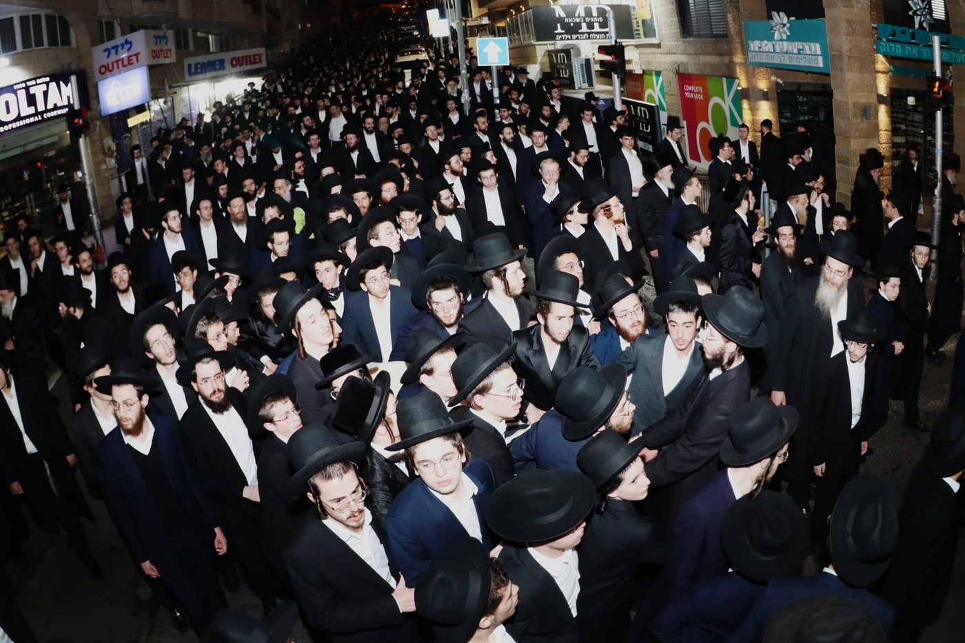 מסע הלוויית הגאון רבי נחמן פלונצ'ק זצ"ל