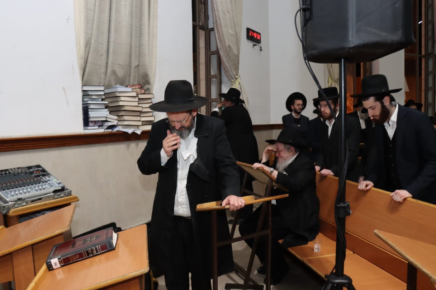 מסע הלוויית הגאון רבי נחמן פלונצ'ק זצ"ל