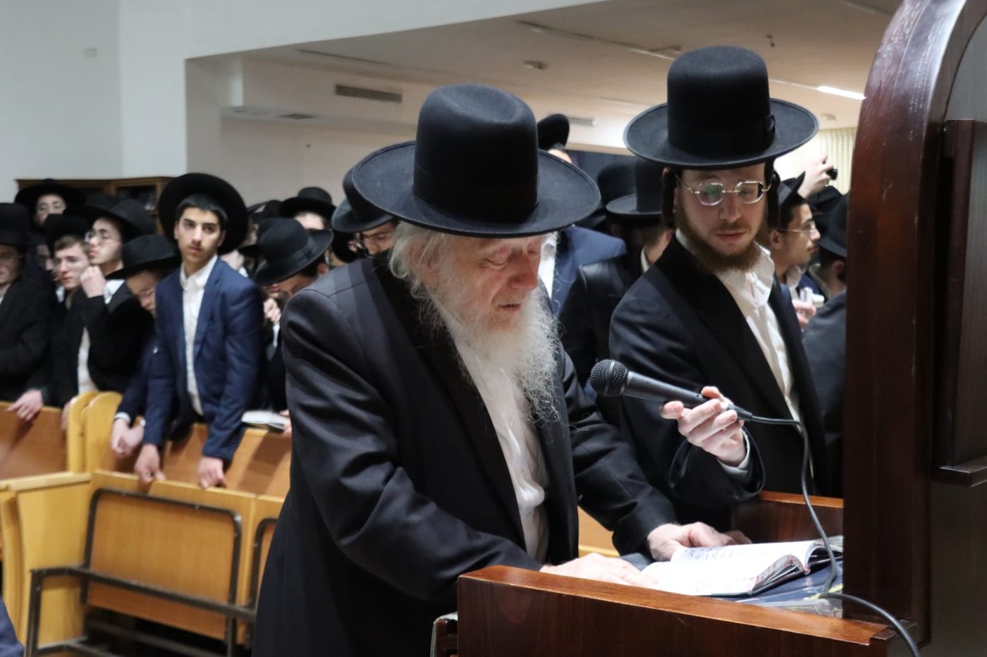 מסע הלוויית הגאון רבי נחמן פלונצ'ק זצ"ל