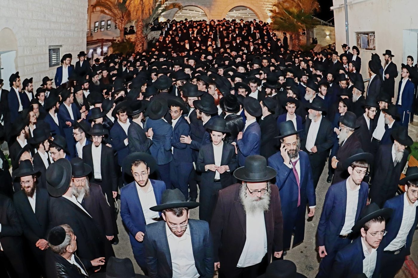 מסע הלוויית הגאון רבי נחמן פלונצ'ק זצ"ל