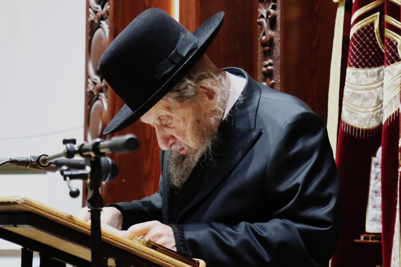 מסע הלוויית הגאון רבי נחמן פלונצ'ק זצ"ל