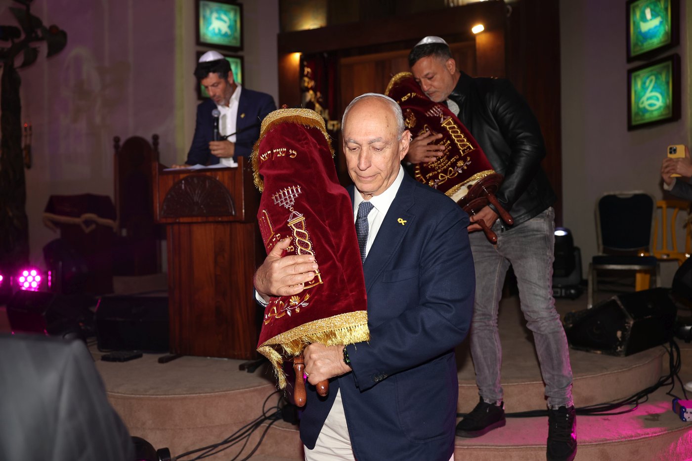  פרידה היסטורית בבית הכנסת הגדול בתל- אביב