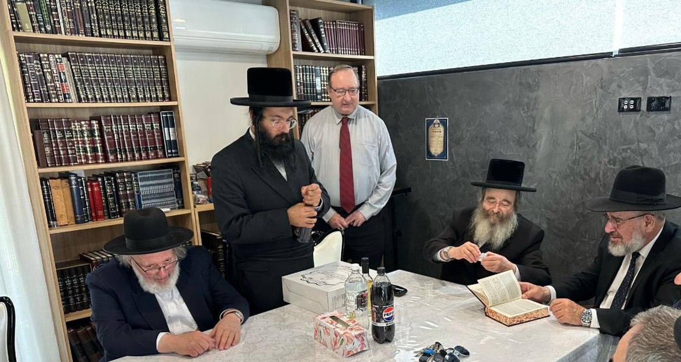 הגה"צ רבי שלמה קאהן בקנין עירוב באוסטרליה