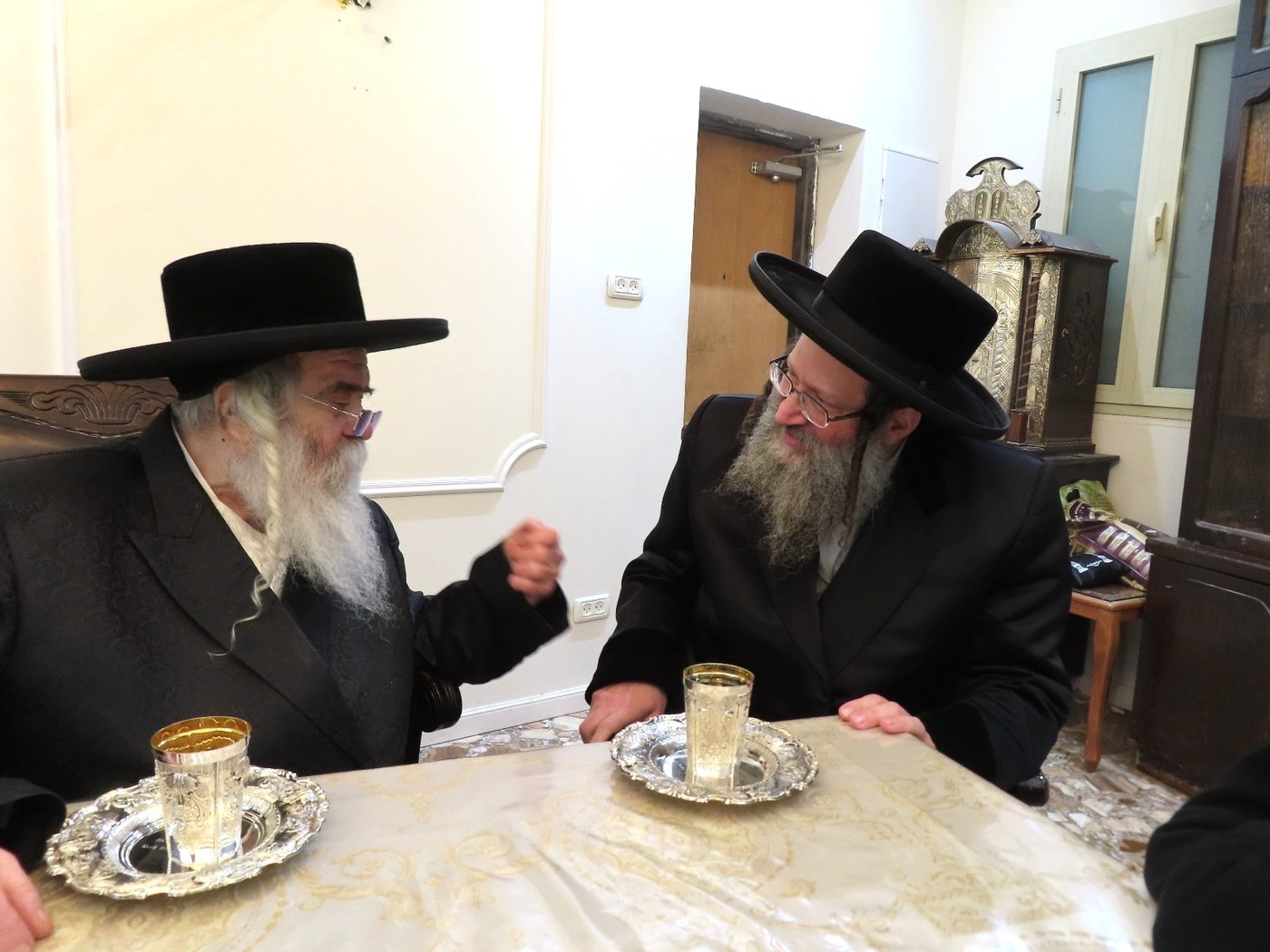 בלחיים אצל האדמו"ר מקרעטשניף י-ם