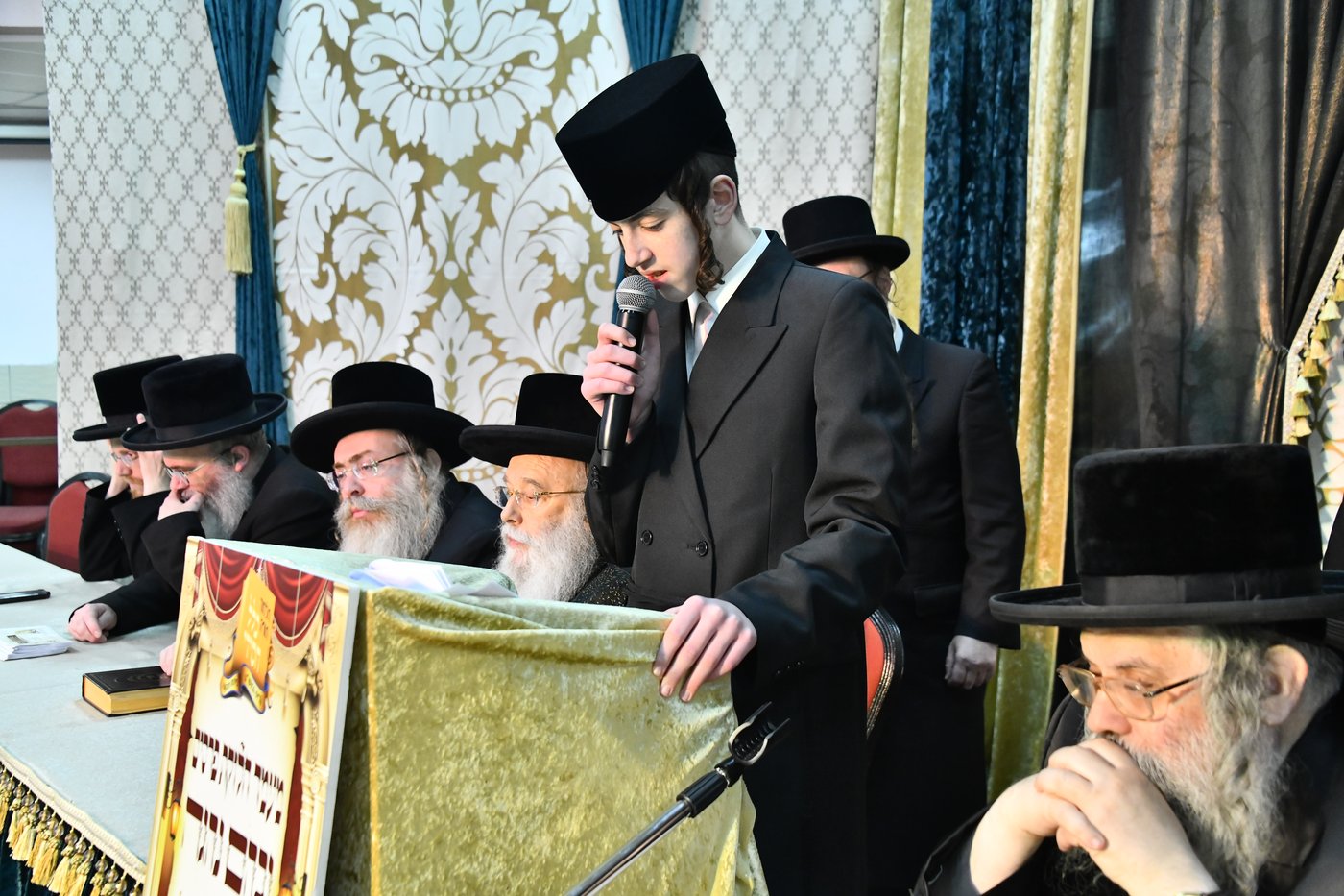 חלוקת פרסים בת"ת הבעש"ט בפ"ת