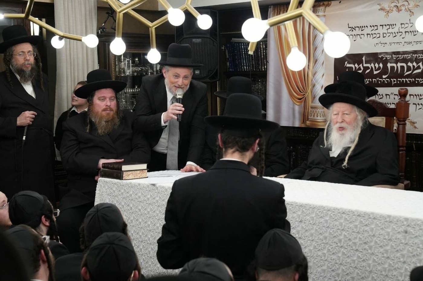 מבחן מזומנים בחצה"ק גור - בבית הגבאי ר' לייבי פזניצבסקי