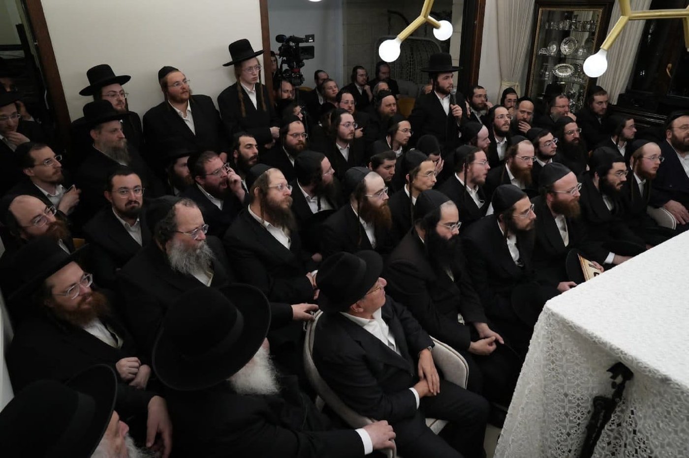 מבחן מזומנים בחצה"ק גור - בבית הגבאי ר' לייבי פזניצבסקי