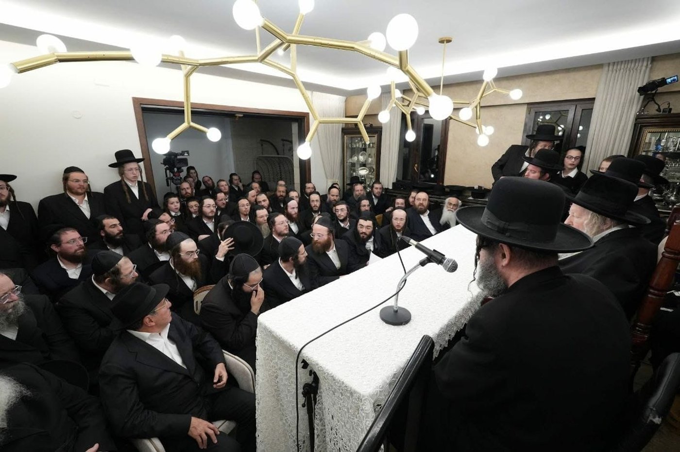 מבחן מזומנים בחצה"ק גור - בבית הגבאי ר' לייבי פזניצבסקי