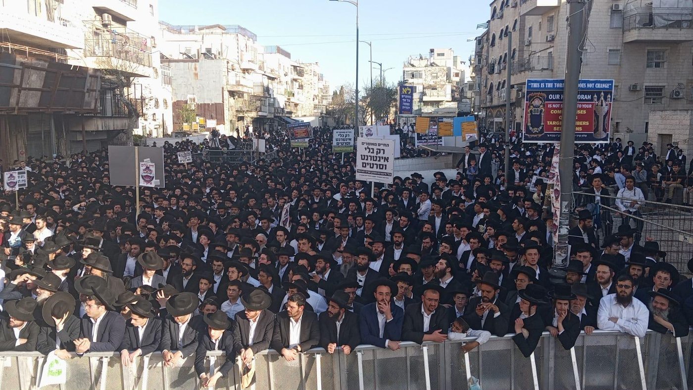 עצרת הרבבות בראשות גדולי ישראל