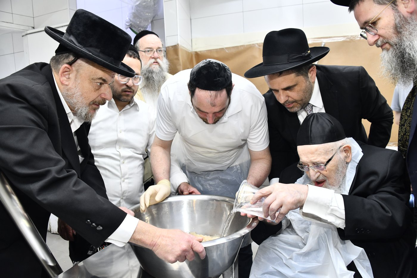 הגרמ"צ ברגמן באפיית מצות
