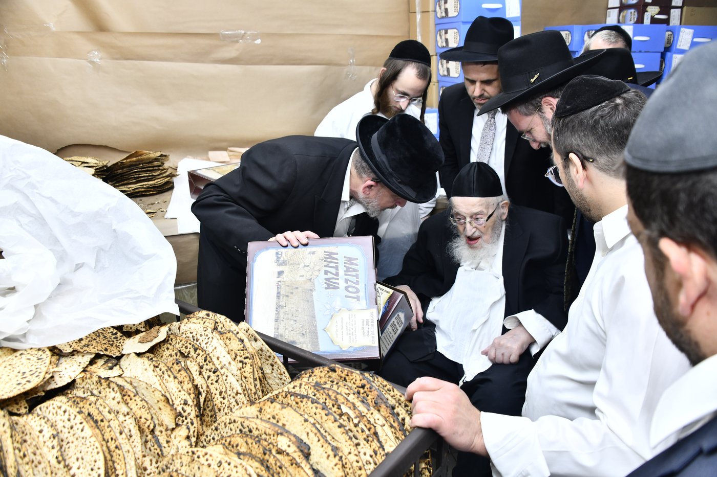 הגרמ"צ ברגמן באפיית מצות