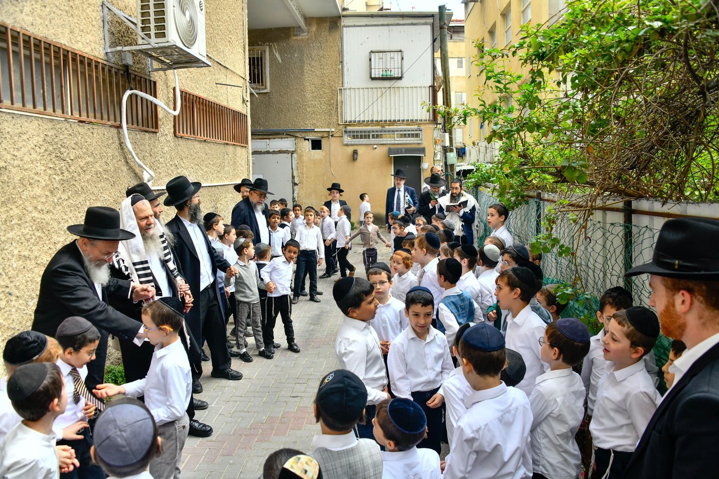 הגרמ"ש אדלשטיין בברכת האילנות