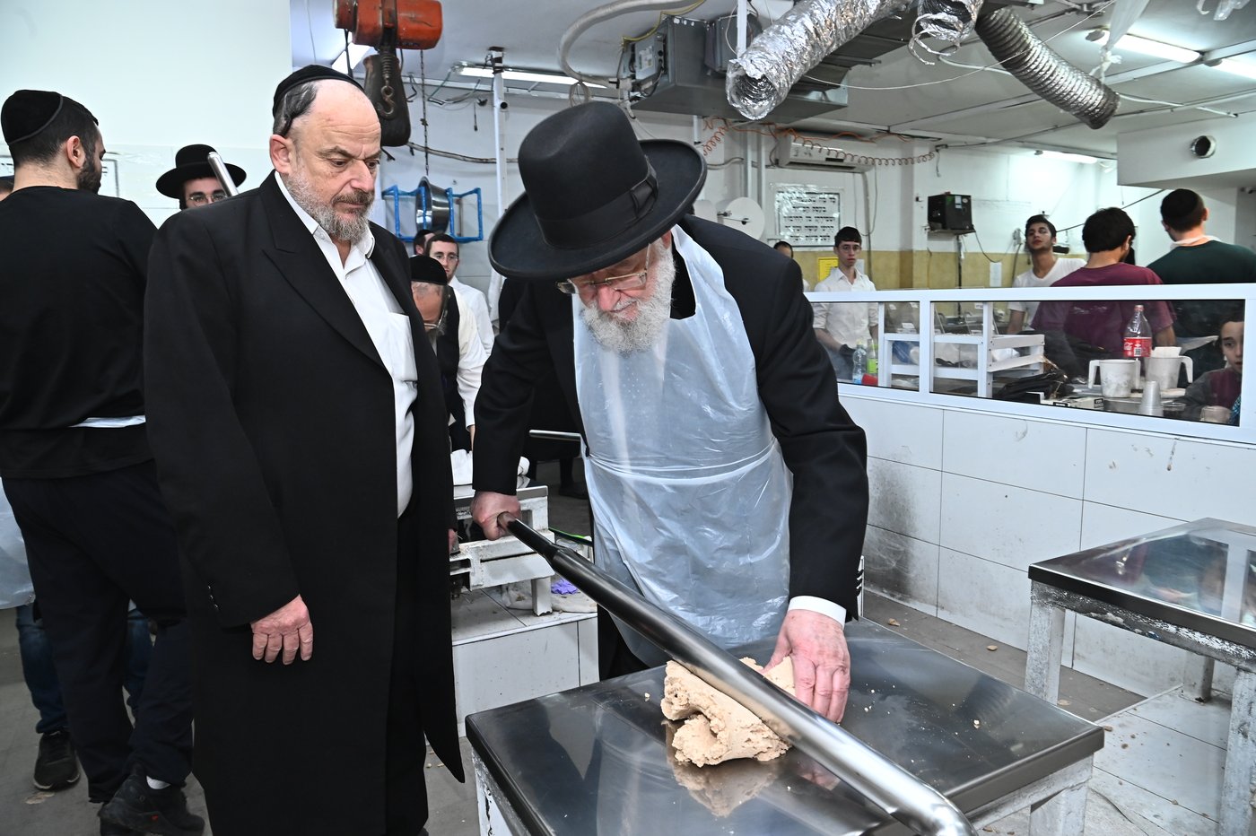 הגרי"מ לאו באפיית מצות