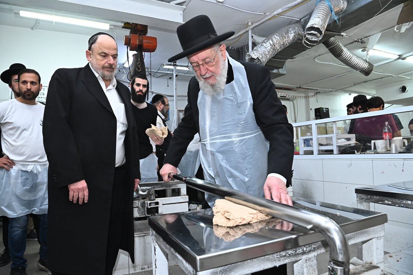 הגרי"מ לאו באפיית מצות