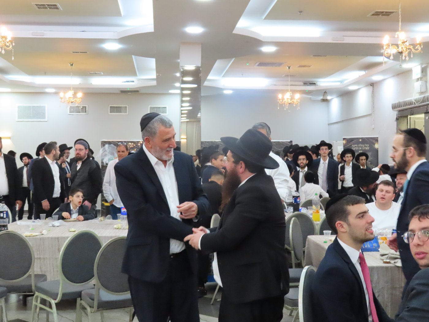 שמחת נישואי בן הגר"צ אשכנזי עם בת הגר"ש לוי