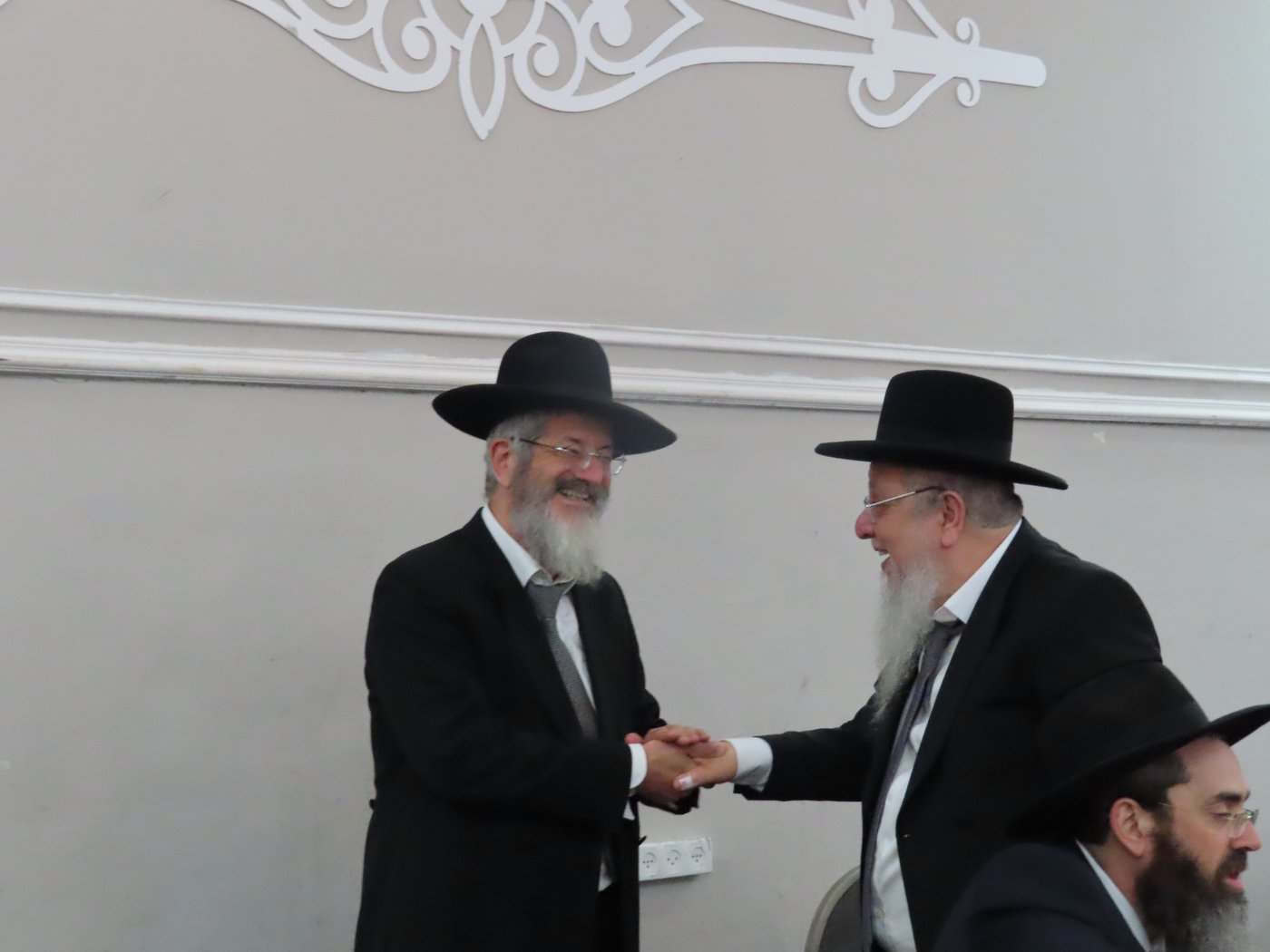 שמחת נישואי בן הגר"צ אשכנזי עם בת הגר"ש לוי