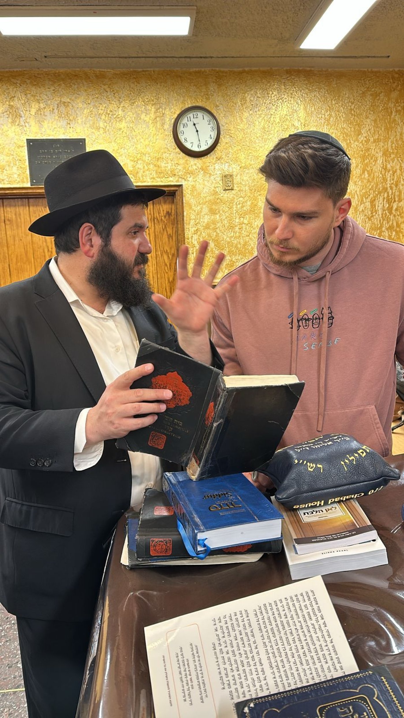 בביקור בניו יורק: איפה בחר החטוף ששוחרר להתפלל?