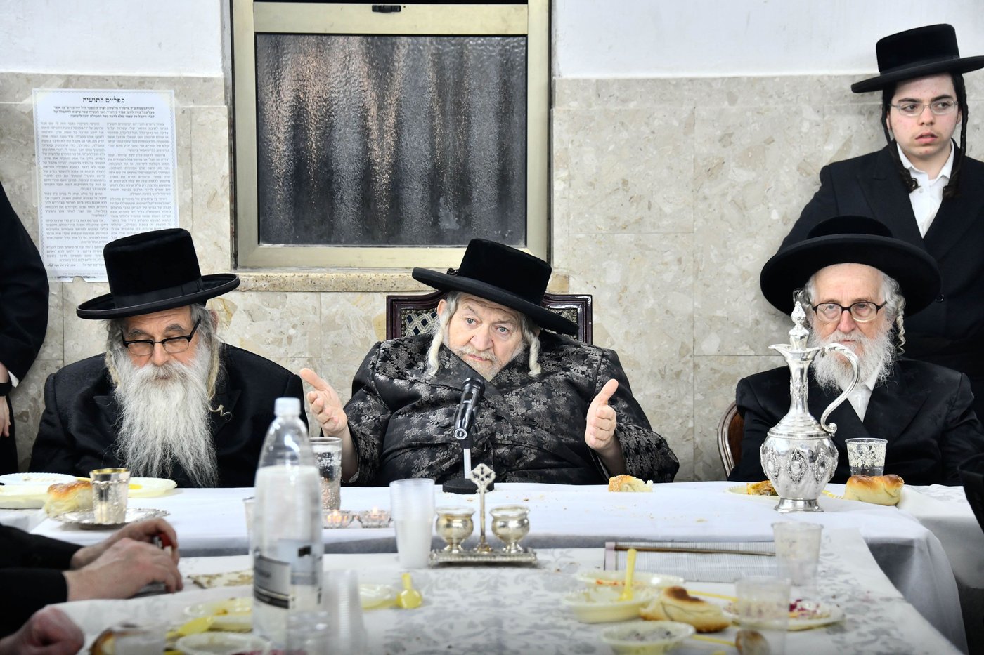 סעודת הודאה בחצה"ק טעמשוואר