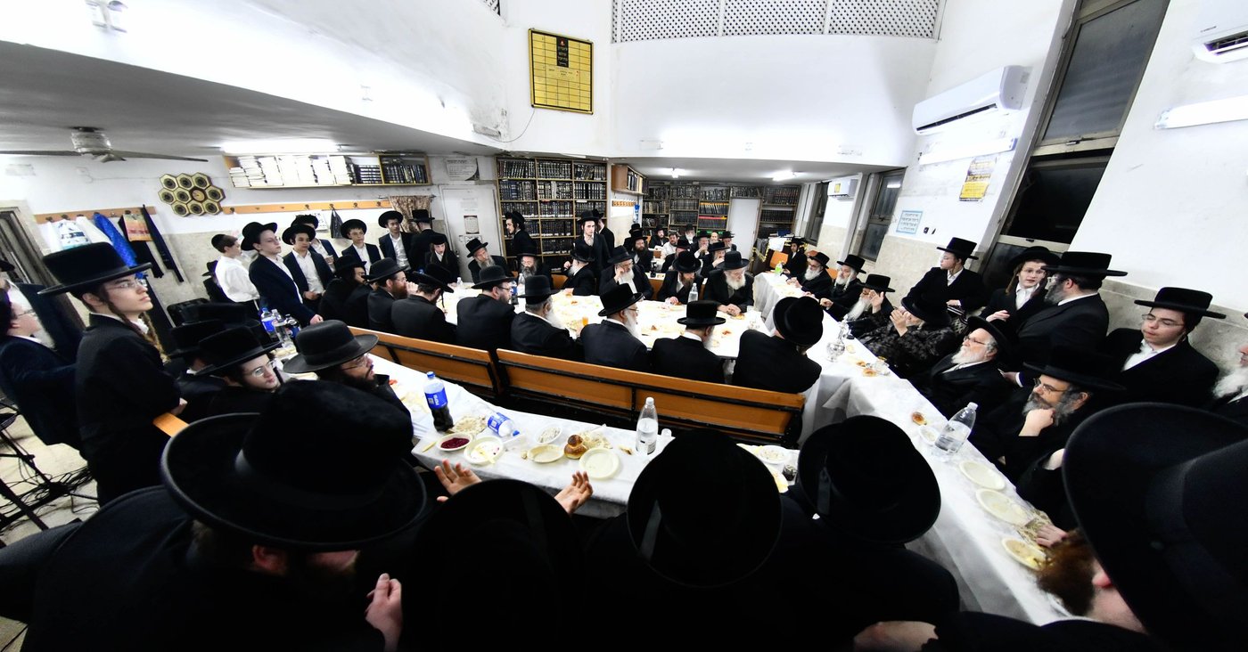סעודת הודאה בחצה"ק טעמשוואר