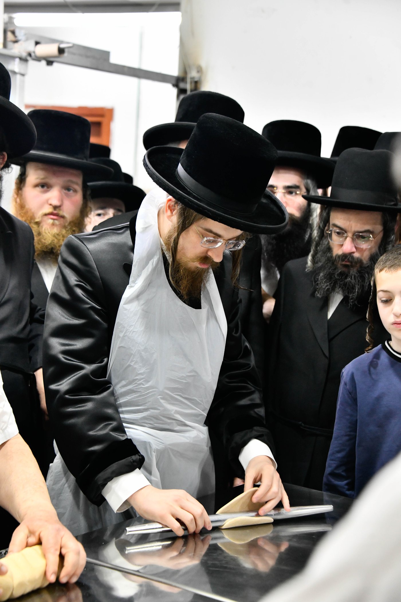 האדמו"ר מסאדיגורה באפיית מצות