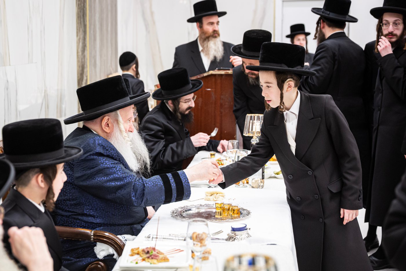 שמחת הבר מצווה לנכד האדמו"ר מבאבוב