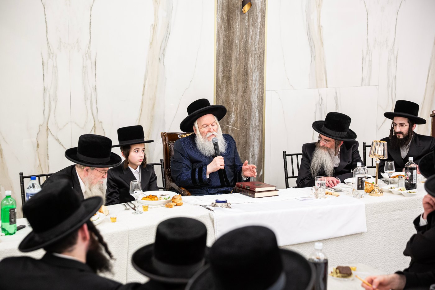 שמחת הבר מצווה לנכד האדמו"ר מבאבוב