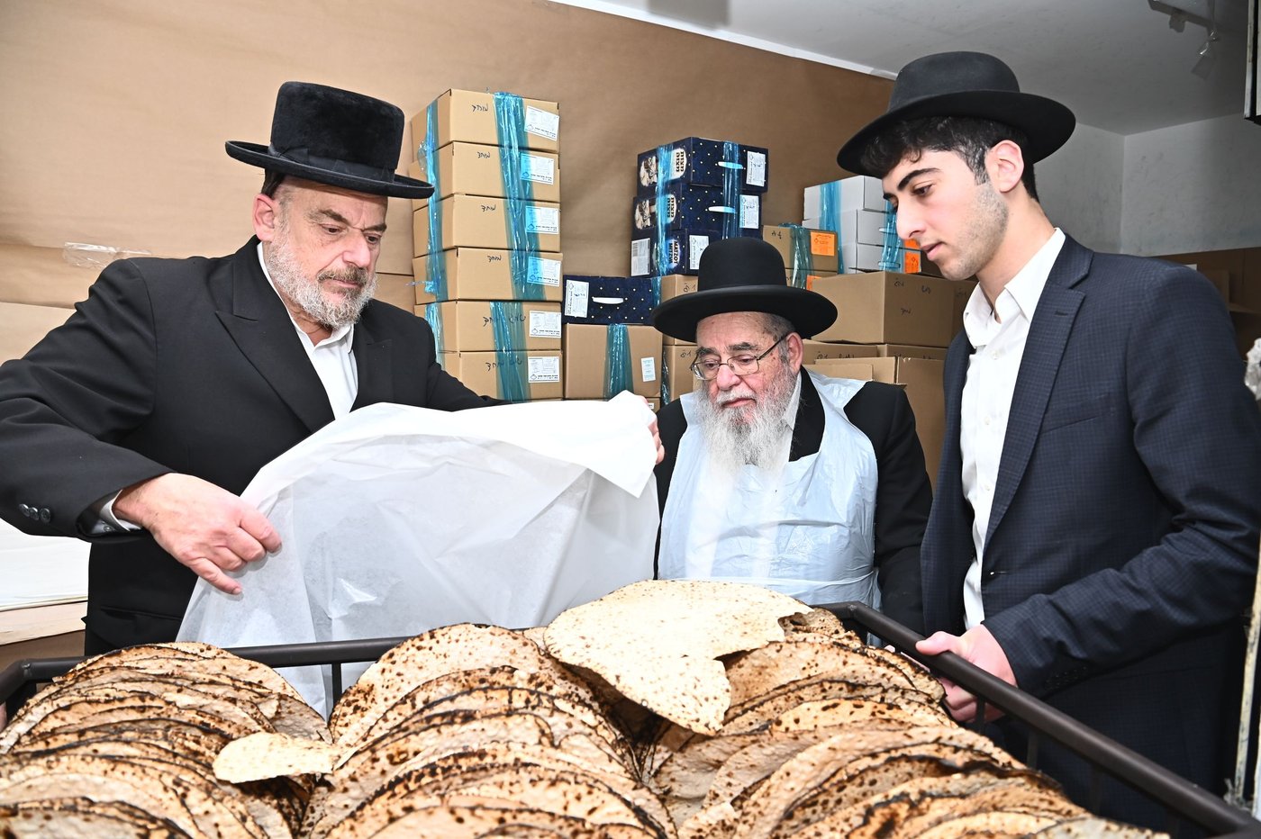 הגר"א סאלים באפיית מצות