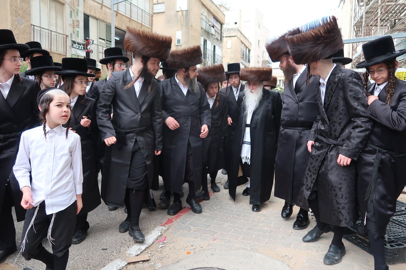 האדמו"ר ממחנובקא בעלזא באפיית מצות מצווה