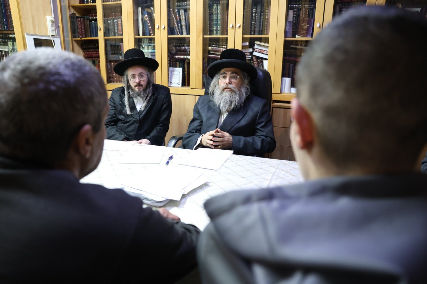 הגה"צ רבי אלעזר שטרן אב"ד מירון במכירת חמץ