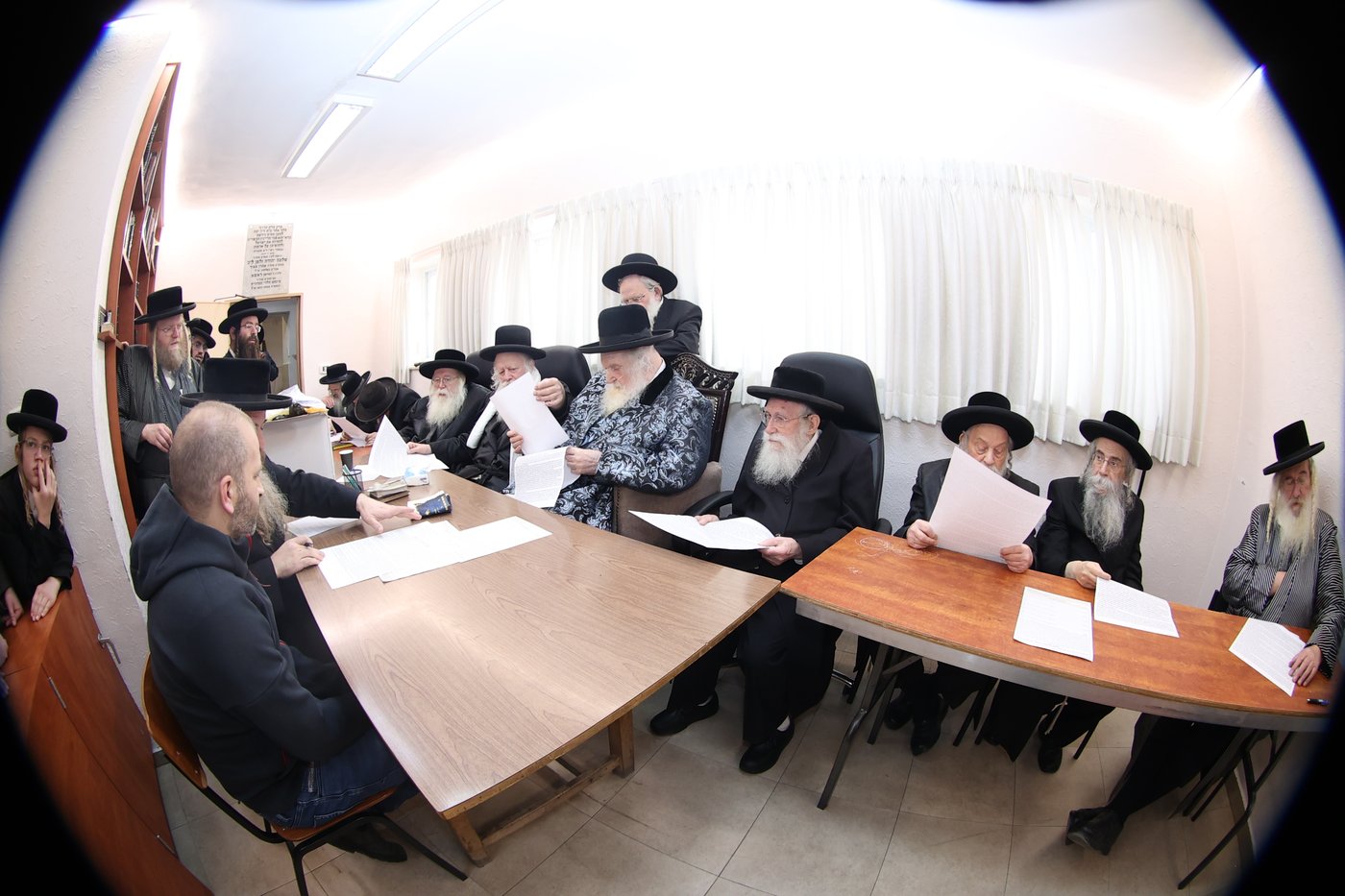 מכירת חמץ בלשכת בד"ץ העדה החרדית