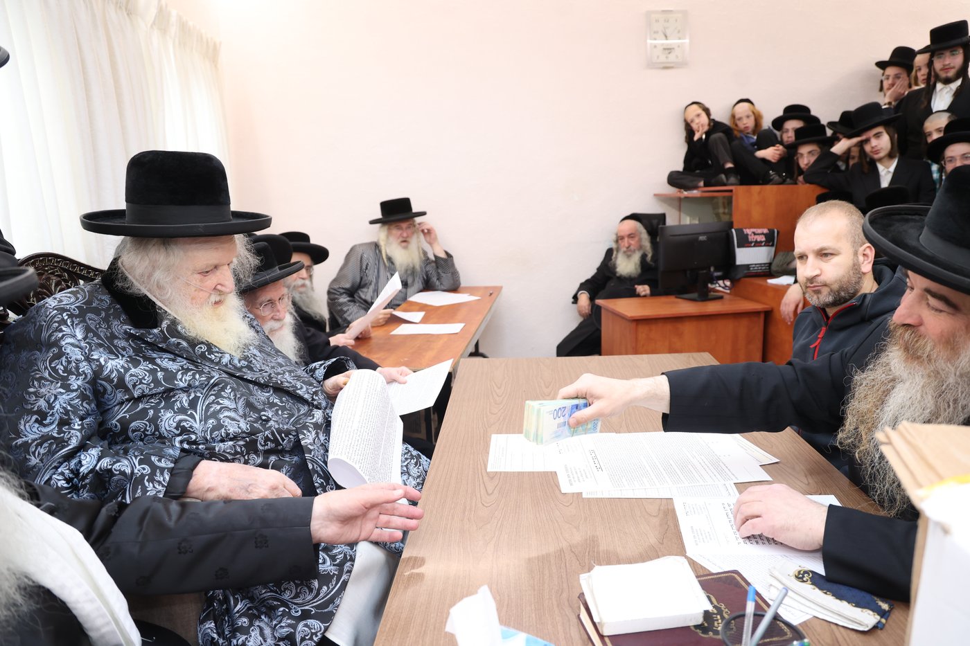 מכירת חמץ בלשכת בד"ץ העדה החרדית