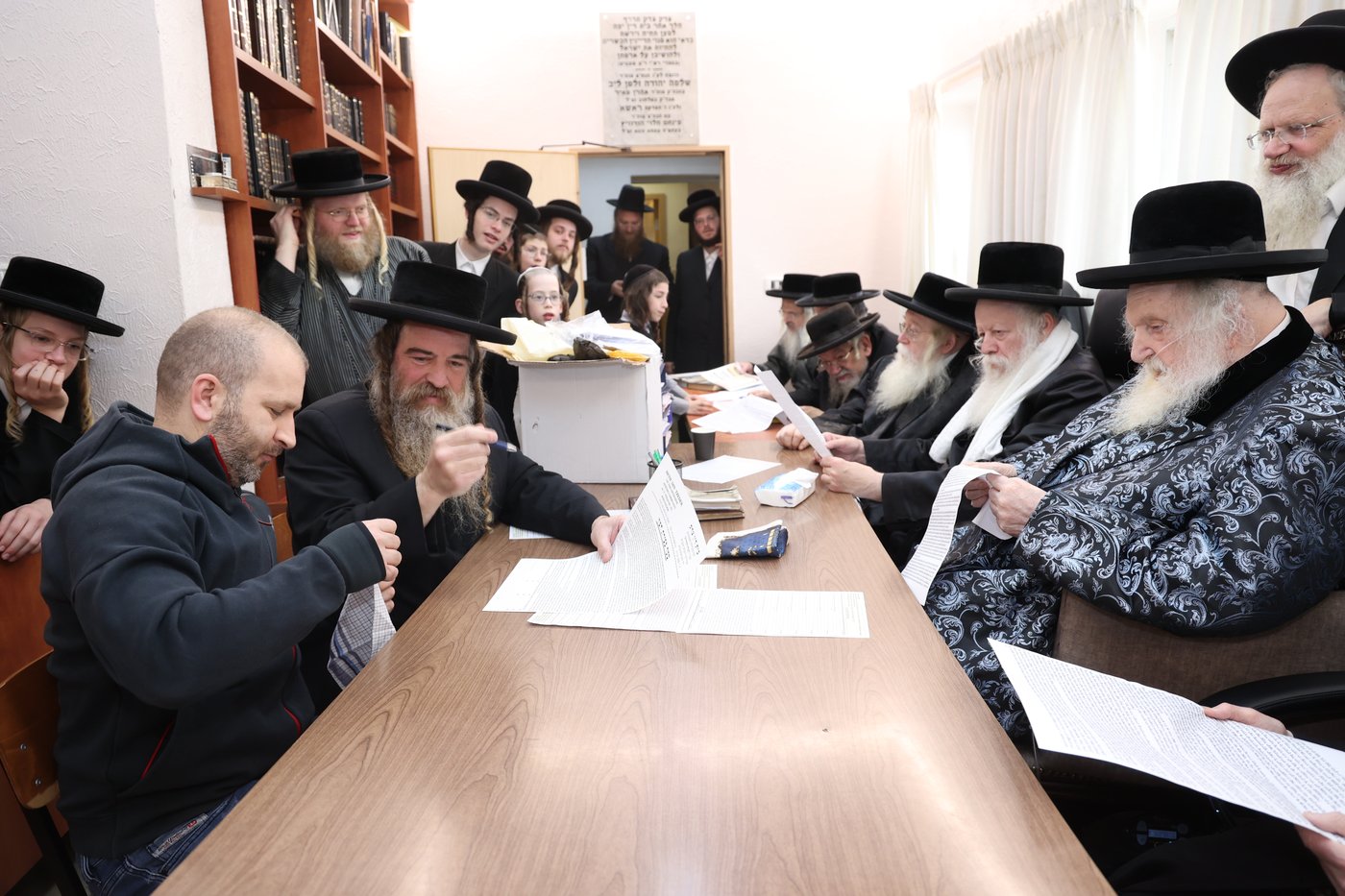 מכירת חמץ בלשכת בד"ץ העדה החרדית