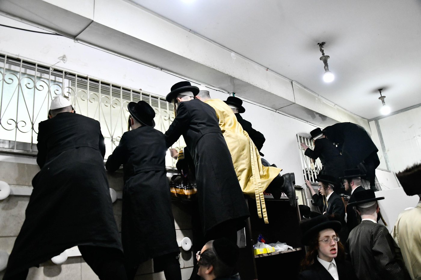 האדמו"ר מתולדות אהרן באפיית מצות מצווה