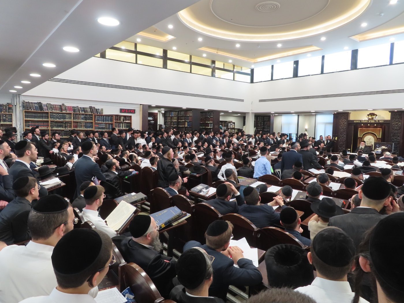 הגר"ש אלתר בשיעור חוה"מ פסח באחיסמך