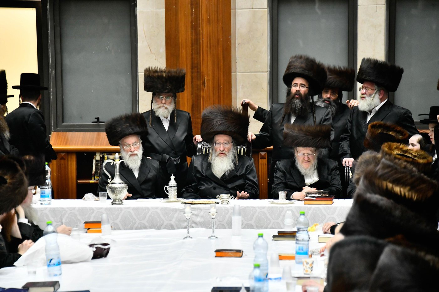 האדמו"ר מביאלה בטיש חוה"מ פסח 