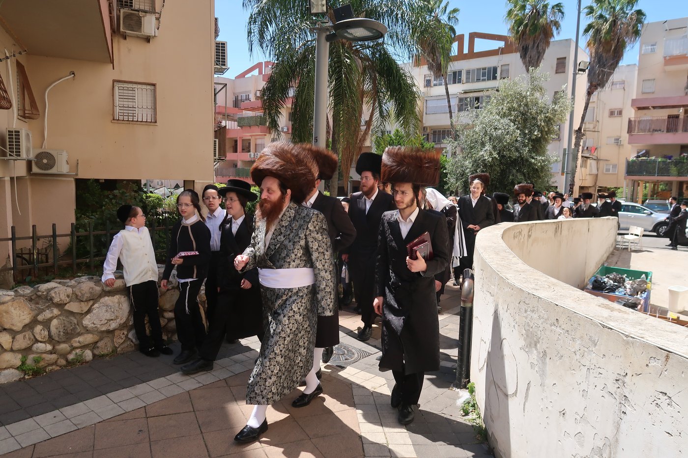 האדמו"ר ממיאלען בברכת האילנות