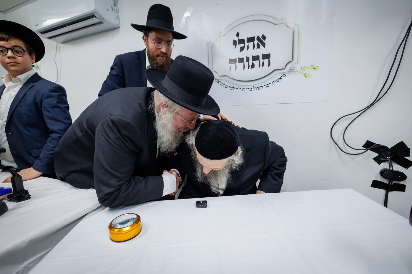 מעמד "ריתחא דאורייתא" והקבלת פני רבו במעונו של הגר"ד לנדו