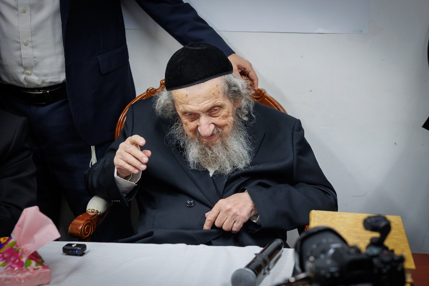 מעמד "ריתחא דאורייתא" והקבלת פני רבו במעונו של הגר"ד לנדו