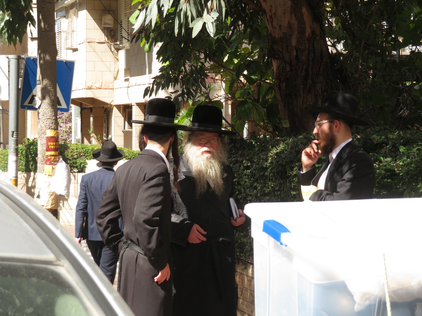 האדמו"ר מקוזמיר בהלוויה