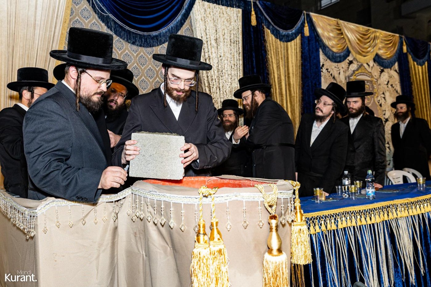 הנחת אבן הפינה בבעלזא קריית גת