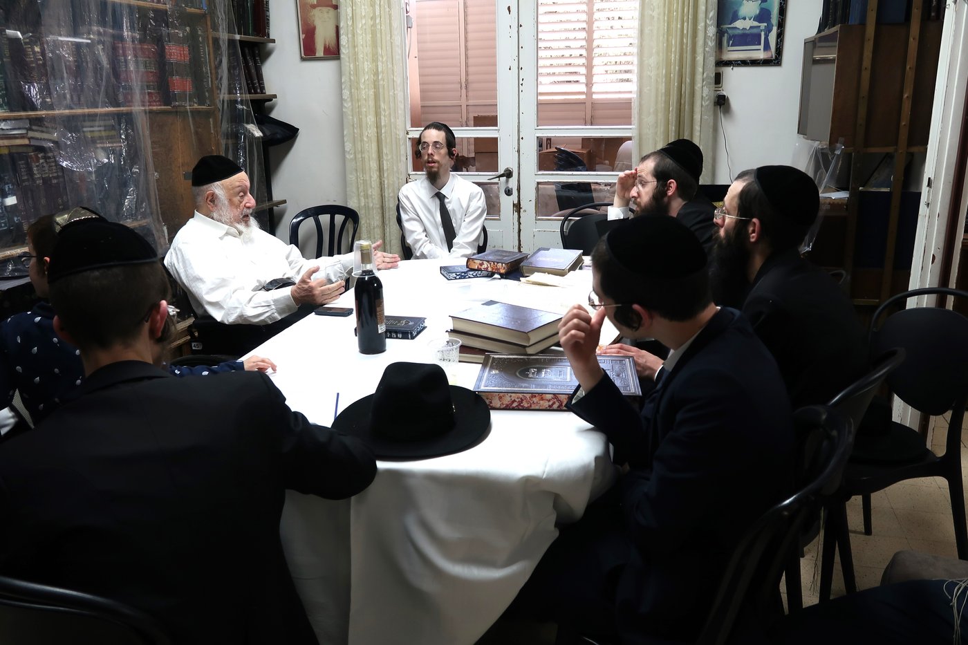 העלייה למעונו של ראש הישיבה הגרב"ד פוברסקי