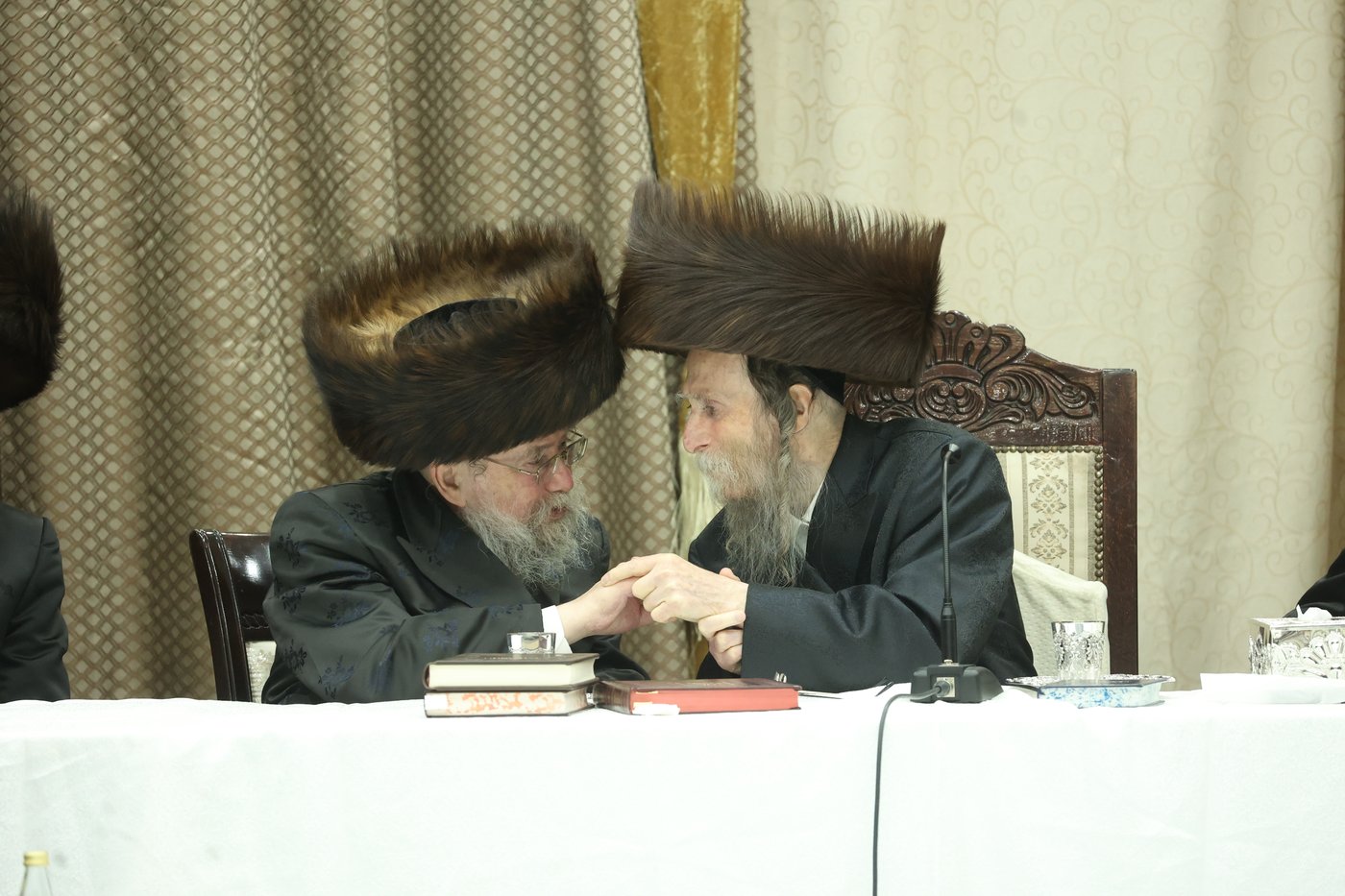 האדמו"ר מערלוי בטיש חוה"מ פסח