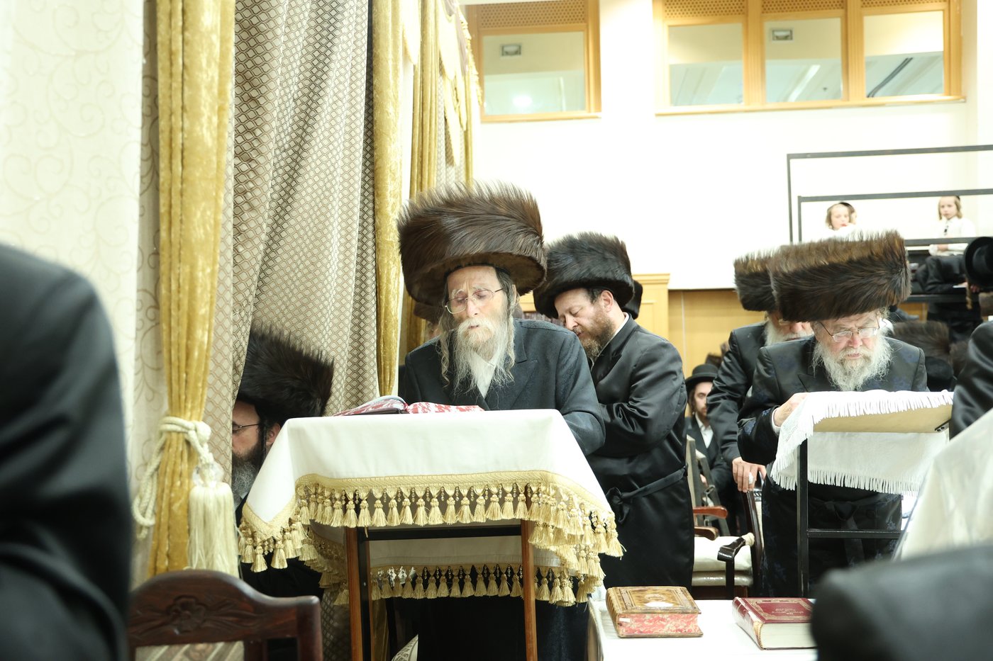 האדמו"ר מערלוי בטיש חוה"מ פסח