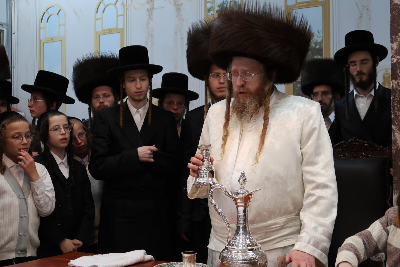 חג הפסח בחצה"ק שומרי אמונים