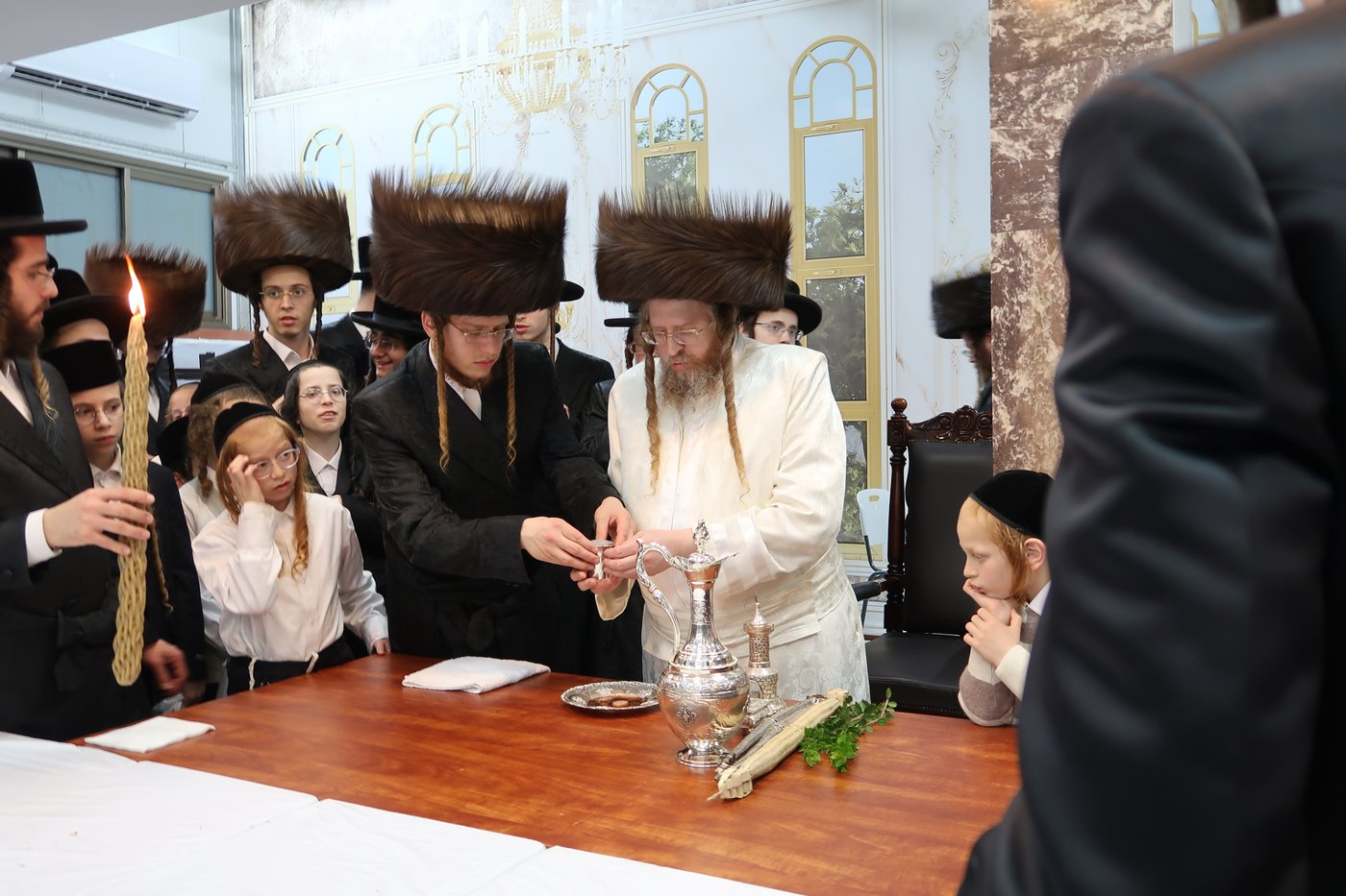 חג הפסח בחצה"ק שומרי אמונים