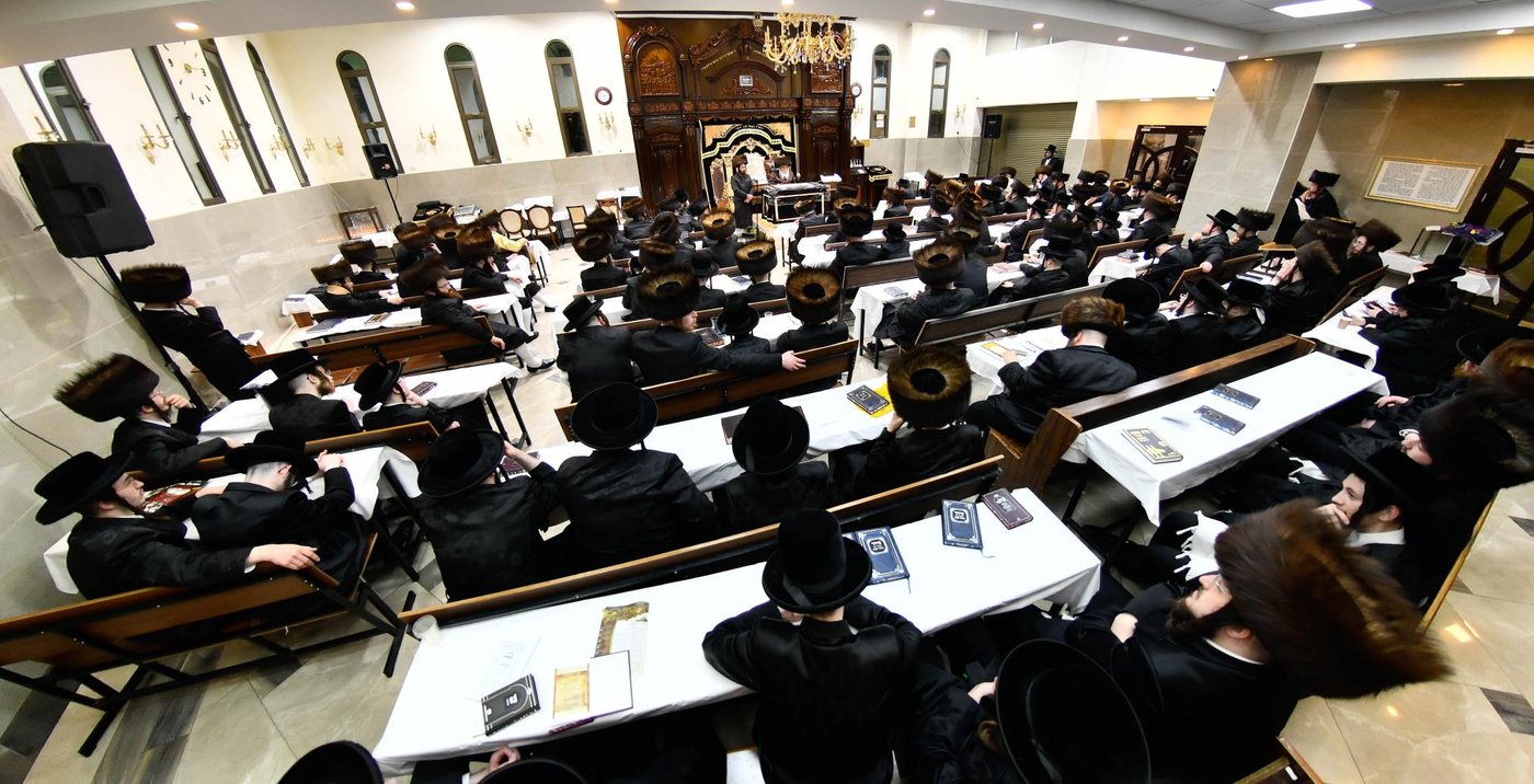האדמו"ר מקרעטשניף י-ם בחוה"מ פסח