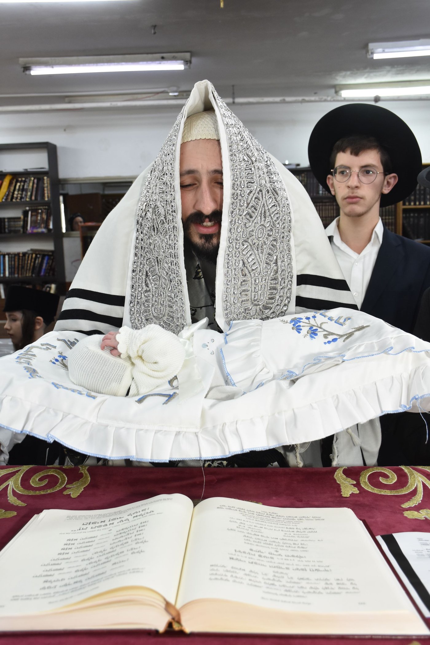שמחת הברית לבן האדמו"ר ממבקשי השם