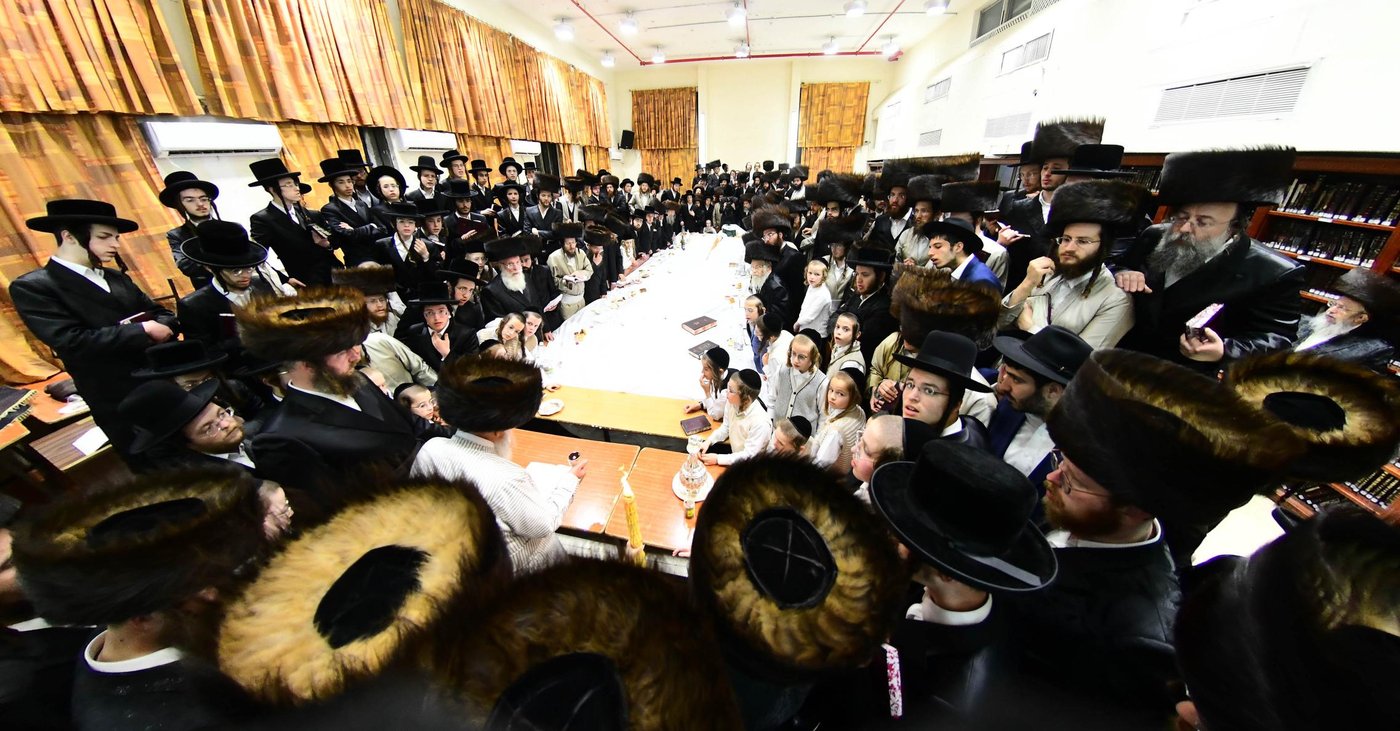 האדמו"ר מפינסק קרלין שבת בב"ב